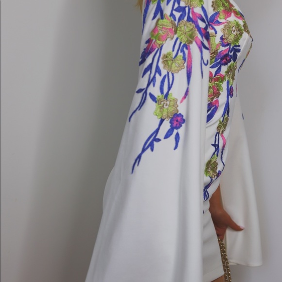 Stunning Dress - Picture 4 of 4